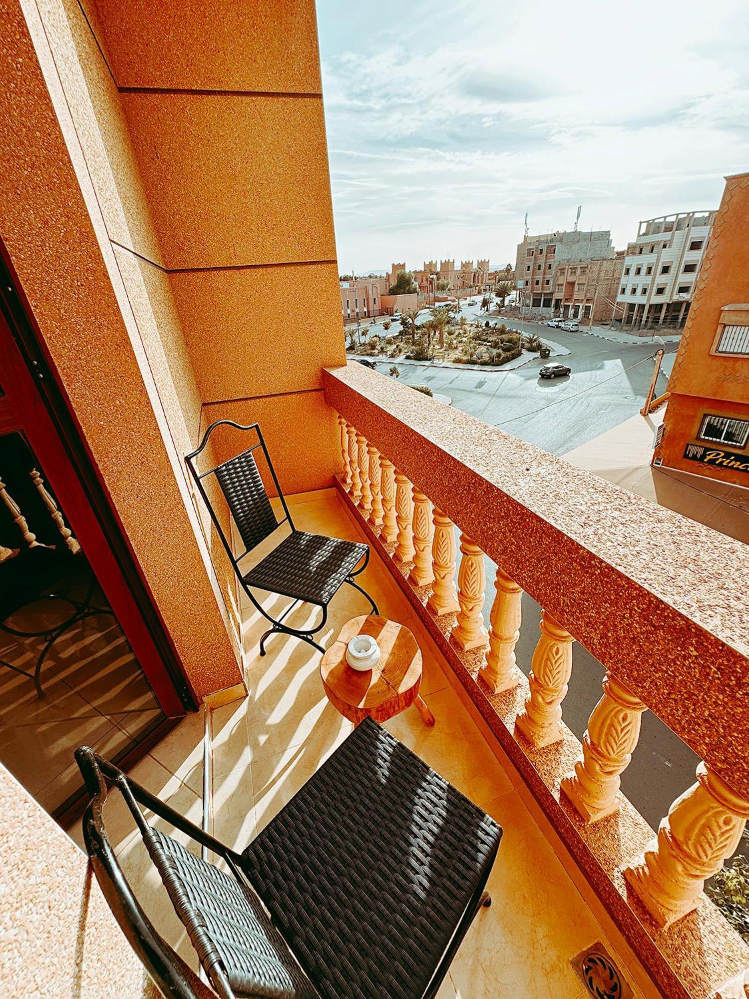 Chay - Appartements A Ouarzazate Buitenkant foto
