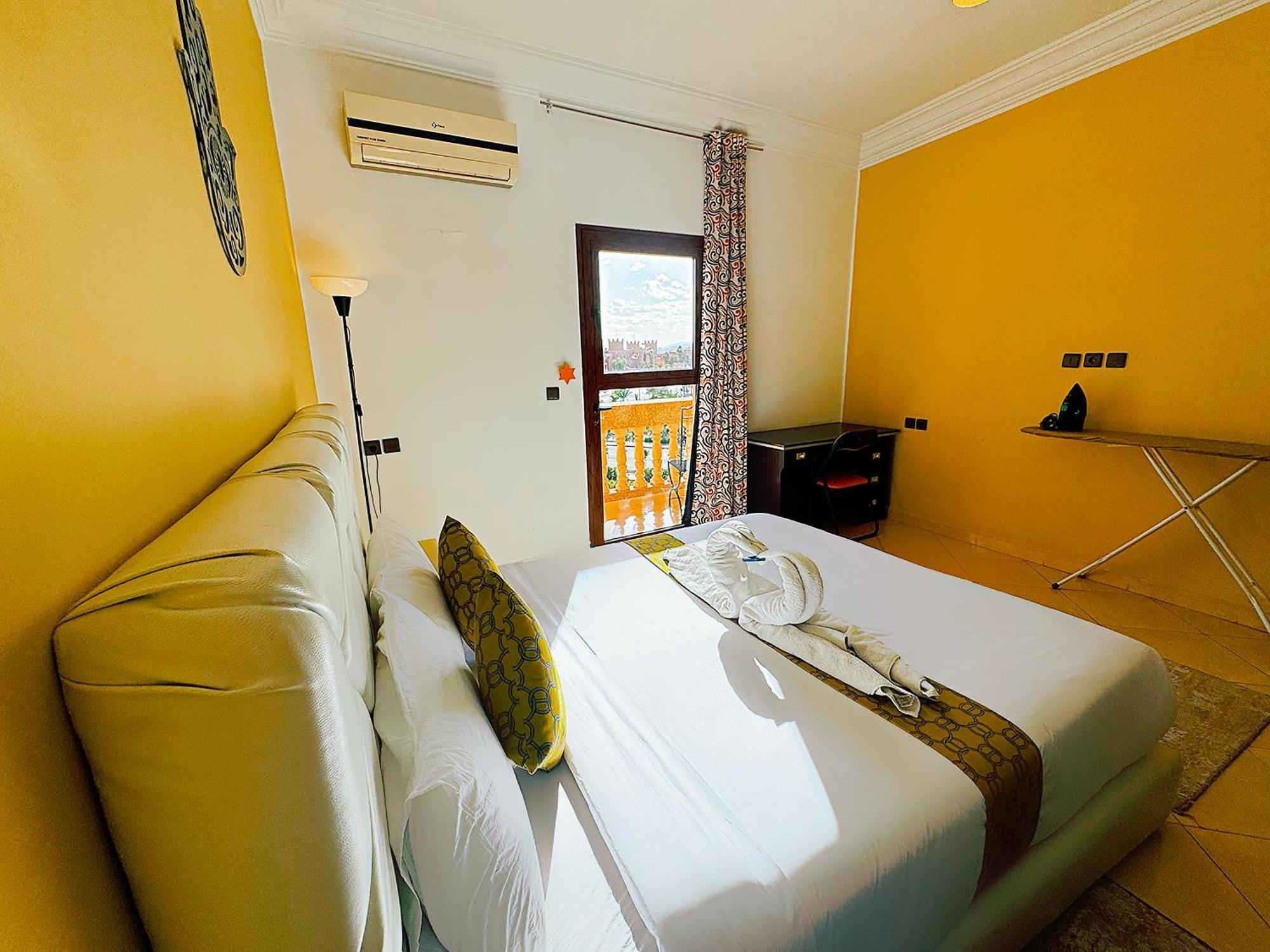 Chay - Appartements A Ouarzazate Buitenkant foto